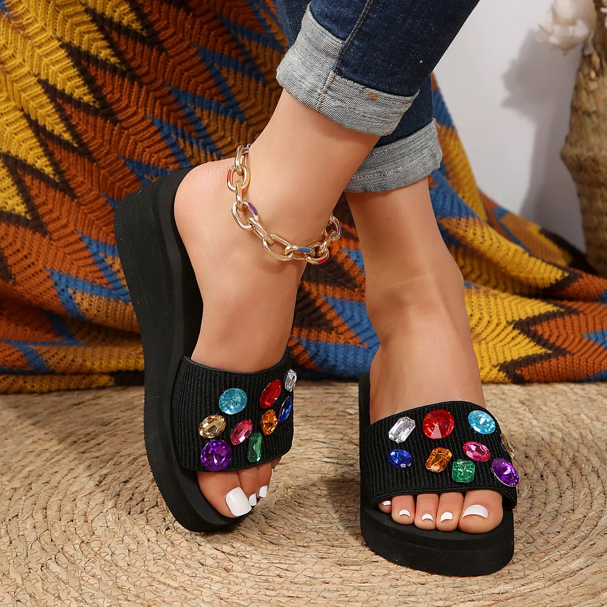 Женская обувь тапочки женские летние блестящие шлепанцы на низкой платформе