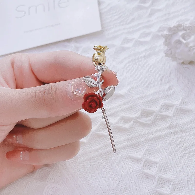 Винтажные эмалевые розы броши