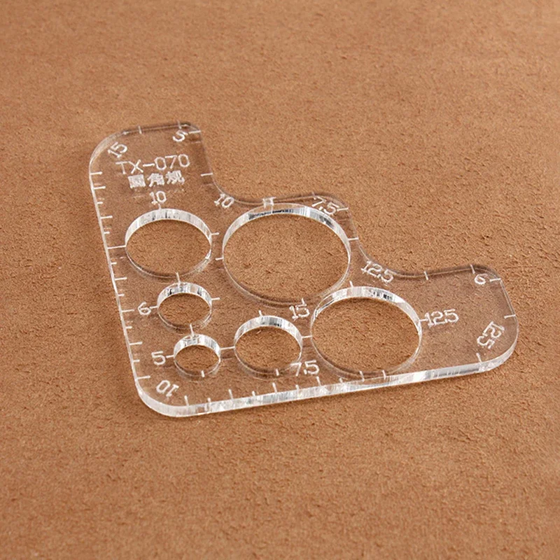 

Акриловый угловой шаблон для кожи 9x9 см