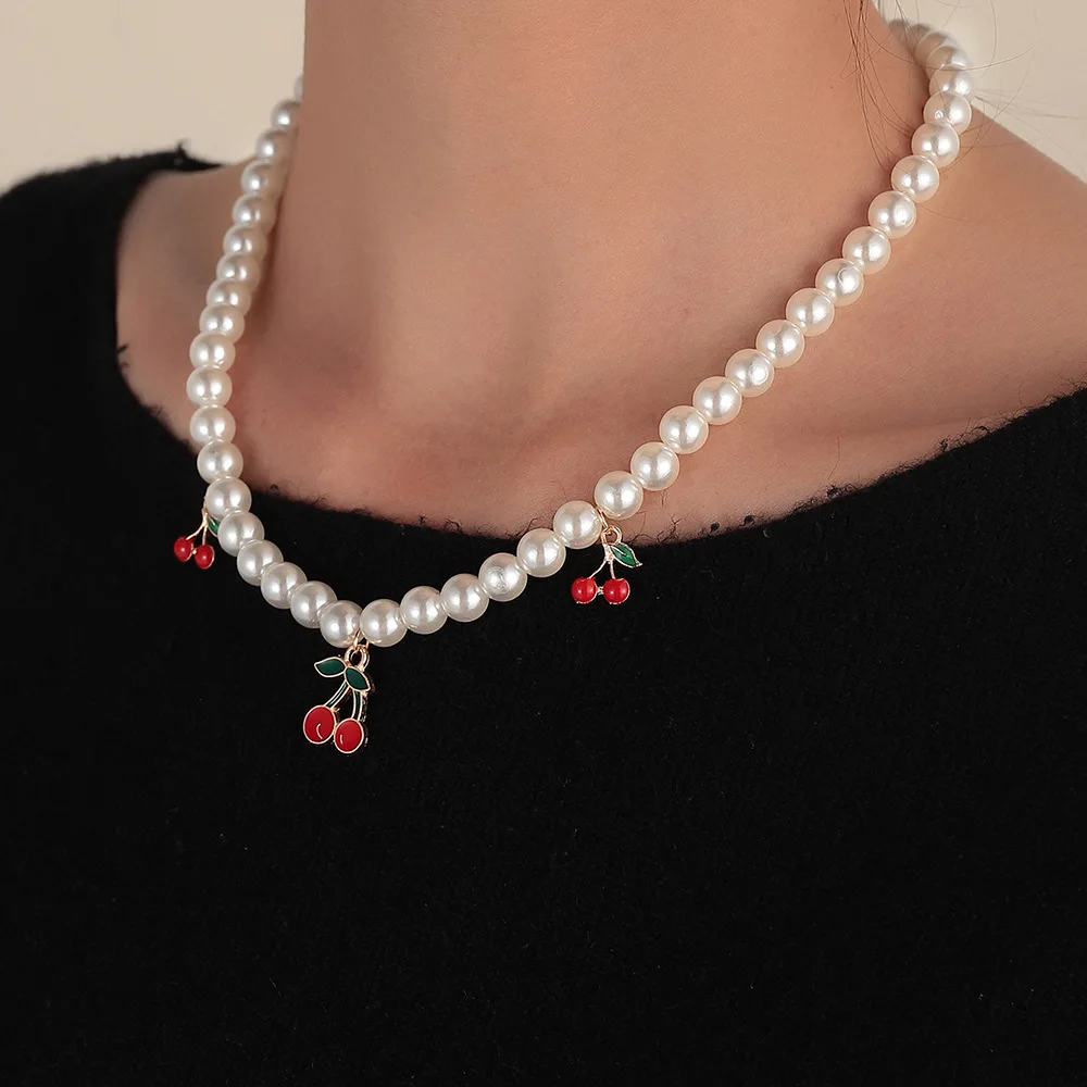 

Pearl Vintage Simple Three-Dimensional Cherry Necklace For Women