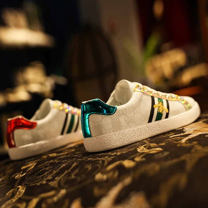 Ozhouzhan/2024 новая молодежная обувь для доски с пчелой летние дышащие туфли Dir