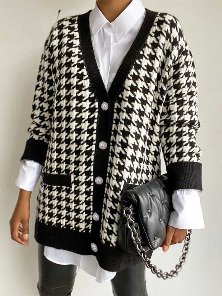 

2023 V Neck Women Button Black Houndstooth Cardigan Long Sleeve Sweater Autumn Winter Knitted Loose Oversized Jumper Casual