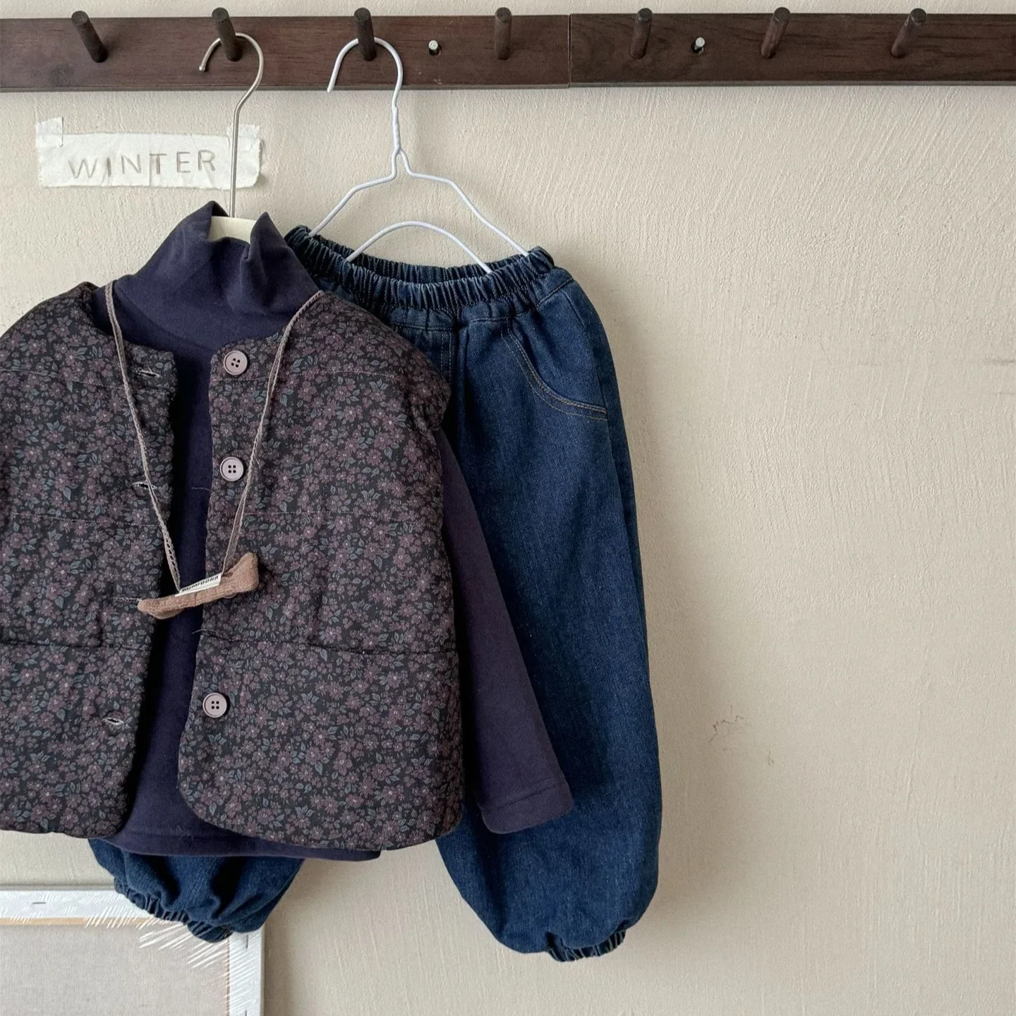 Жилеты для девочек 2024 зимняя новая детская одежда корейский стиль теплые толстые