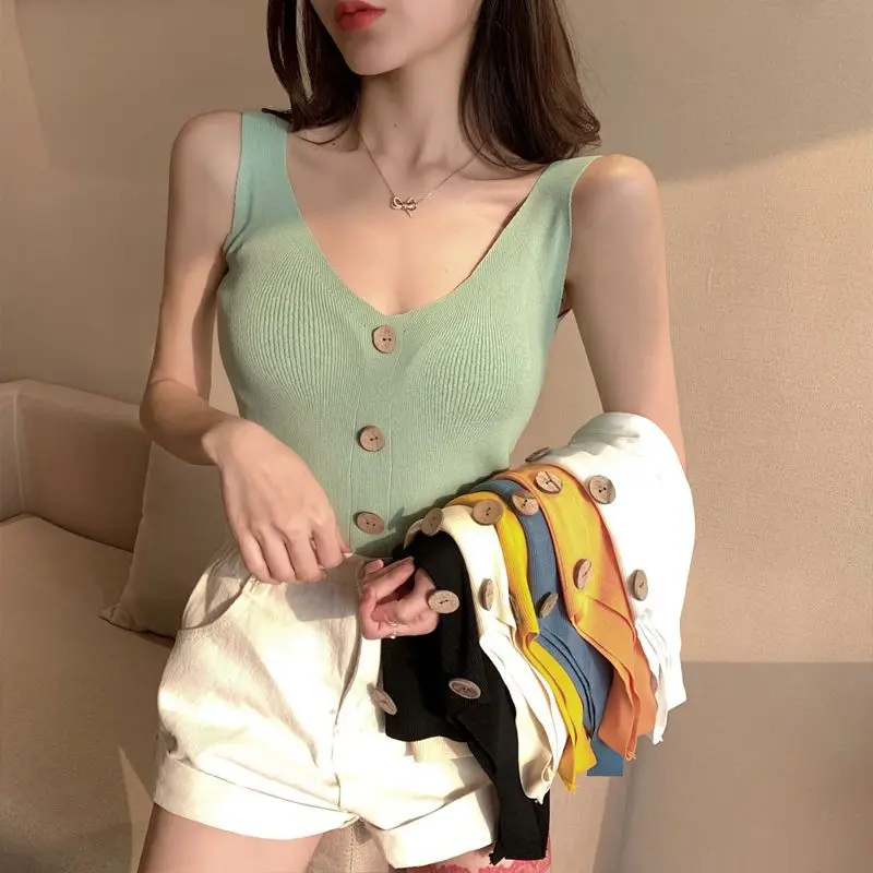 Топ женский из вискозы с V-образным вырезом маленький без рукавов Трикотажный