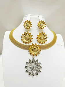 Gold Colour Plated Necklace Earring Set Beautiful Fashion Trend Sweet Romantic Party Wedding