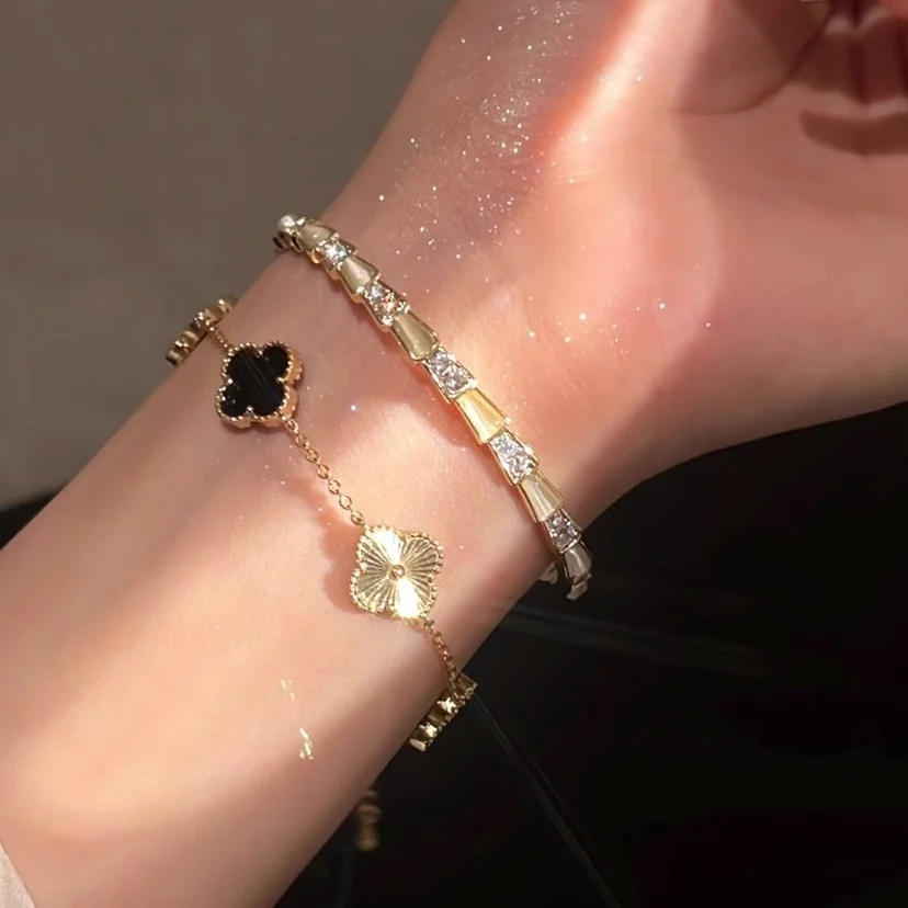 2024 новый браслет из черного золота с четырьмя листами клевера для женщин легкий