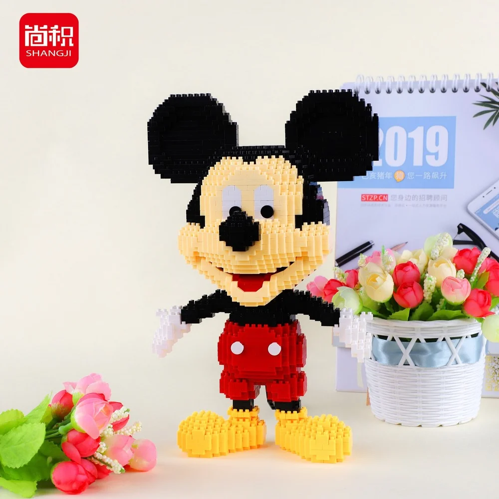 

Disney Mickey Mouse Diamond Blocks Mirco 3D Model Classic Cartoon Mini Building Bricks Figures for Children Toys