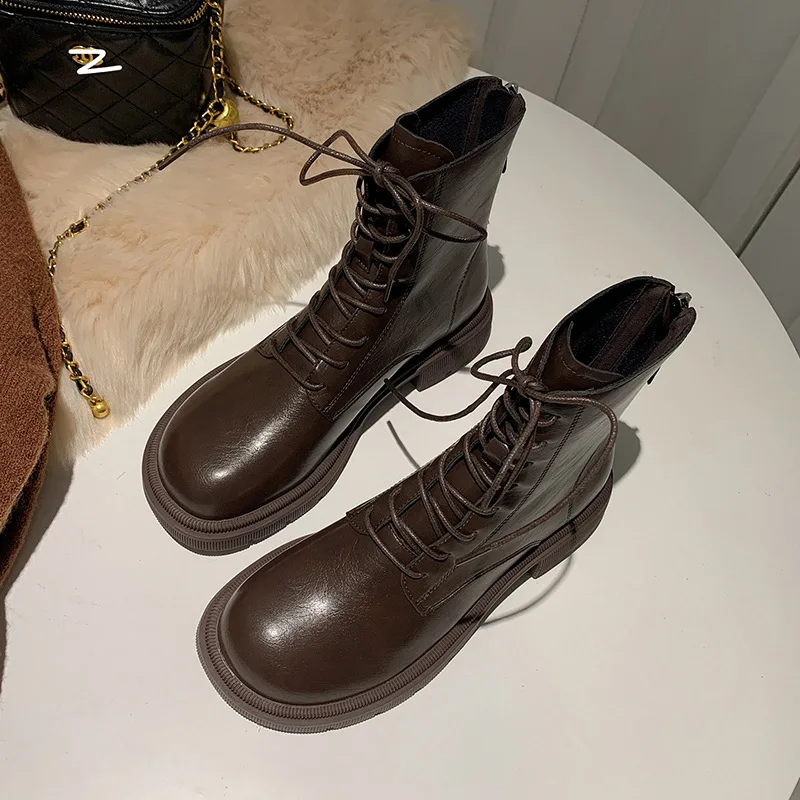 

Новый стиль осень-зима плюшевые теплые женские ботинки мартинсы модные на толстой подошве Ретро коричневые, классические черные женские ко...