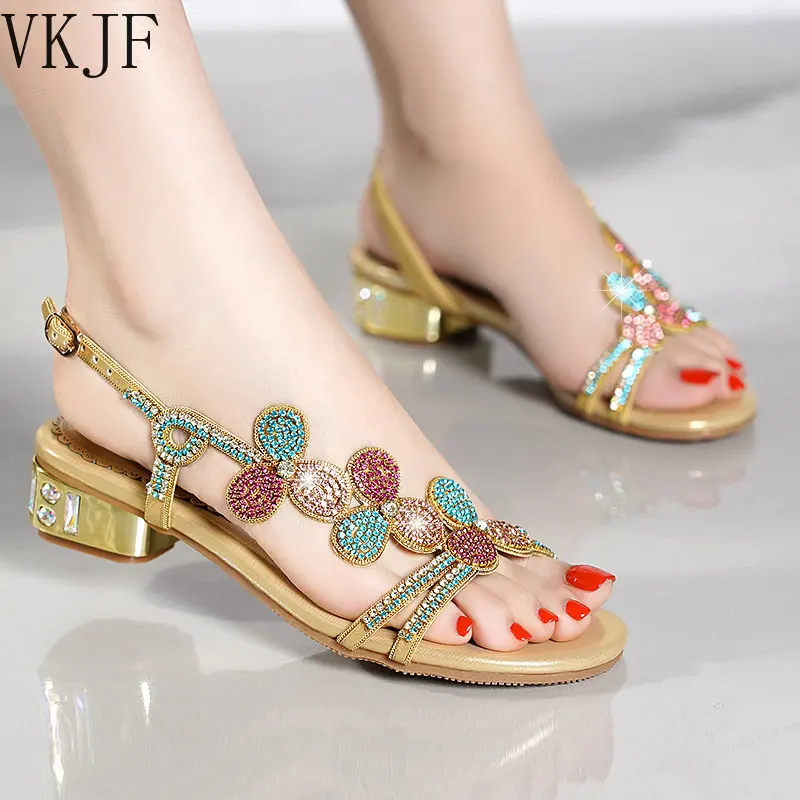 

Summer New Leather Ladies Sandals 2023 Rhinestone Low Heel Sandals Flat Bottom Clip Toe Thick Heel Flowers Luxury Sandals