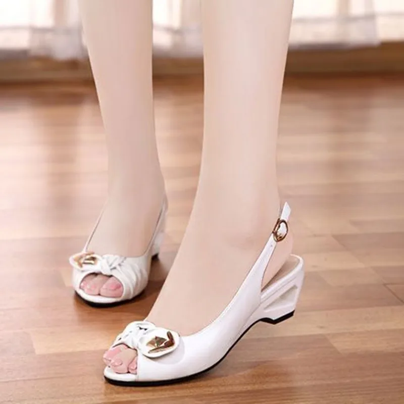 

Сандалии женские с открытым носком, элегантная обувь с ремешком сзади и пряжкой, каблук 4 см, блестки, Кристальный бант, цвет белый/черный, 40