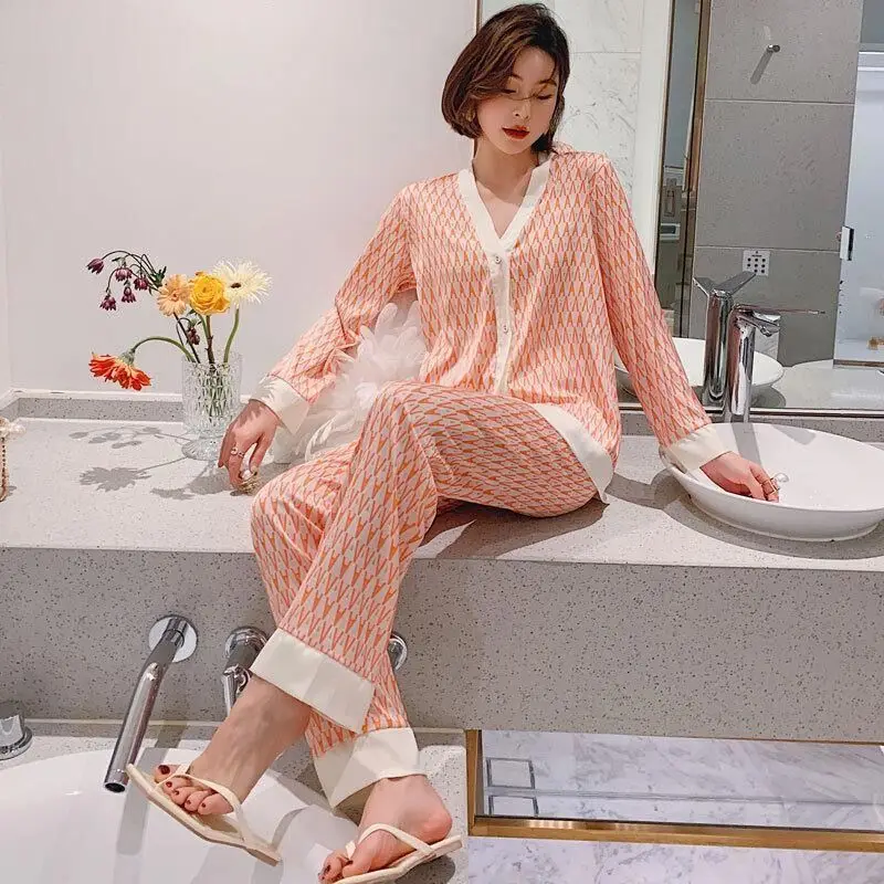 CAIYIER 2022 Women V-Neck Silk Satin Pajamas Set Long Sleeve Sexy Sleepwear Luxury Print Girls Nightwear Suit Large Size M-3XL