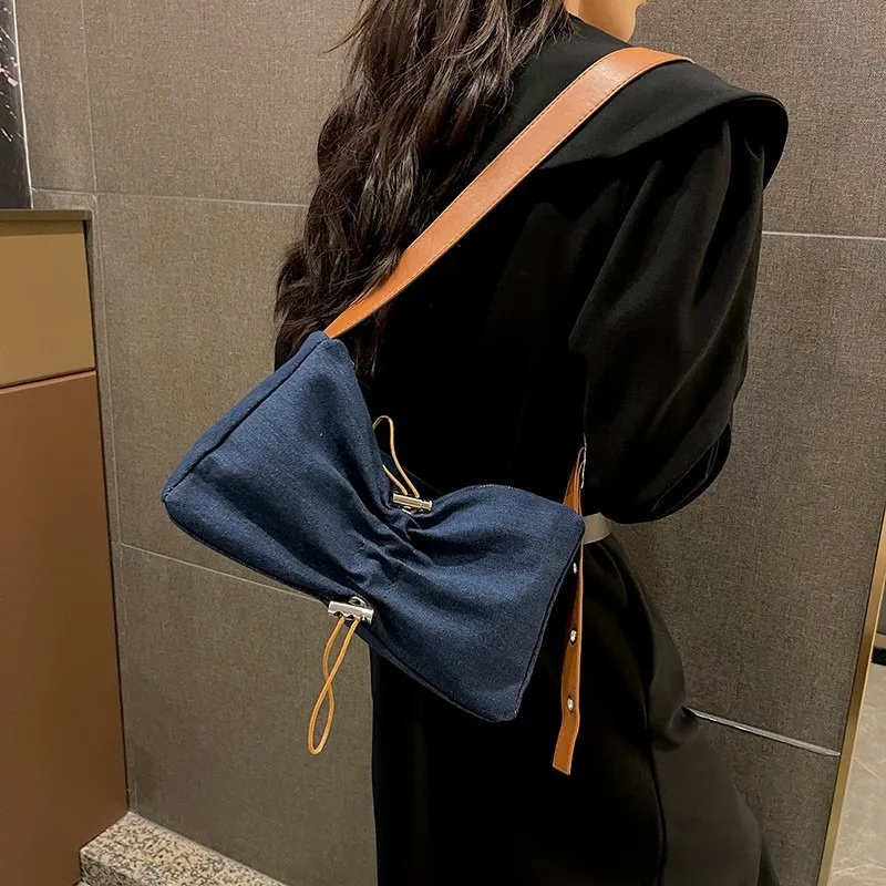 

Popular Niche Design Women Bags 2023 Autumn New Trendy Denim Single Shoulder Underarm Pleated Fashion Crossbody Bag Wholesalers