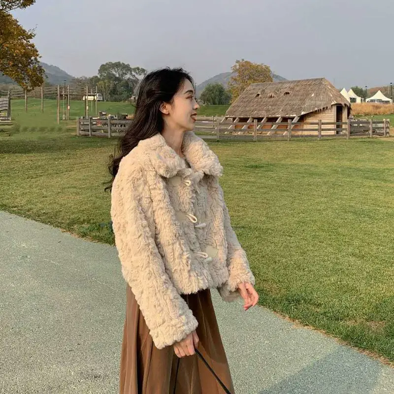 Winter Women Warm Lamb Wool Plush Coats Jacket Harajuku Style White Loose Faux Fur Coat Thick Fashion Turndown Collar Outerwear