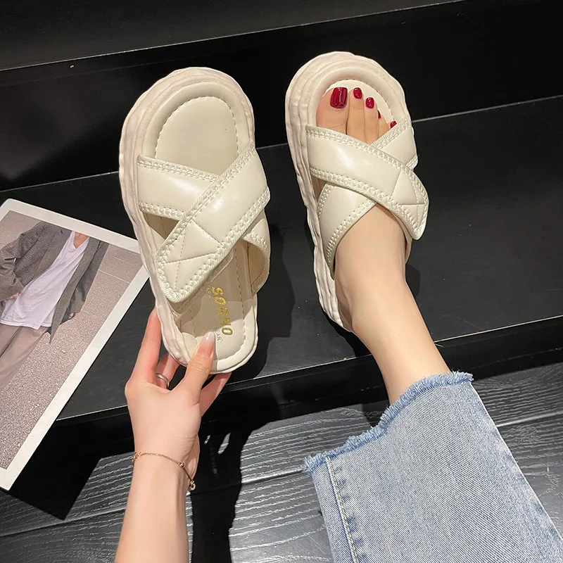 

Slippers Women Summer Shoes Platform Med Pantofle Shale Female Beach Luxury Slides Flat 2022 Sabot Designer Fashion Rome PU