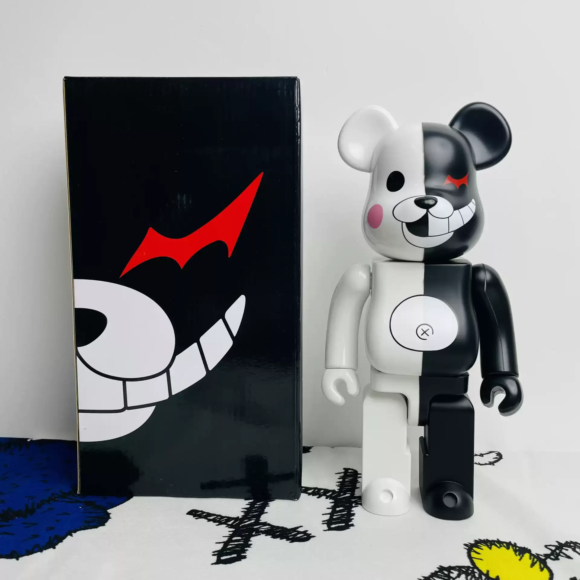 

Bearbrick400% black and white Be@rbricklys 28cm black and white bear decoration trendy hand-made gift doll
