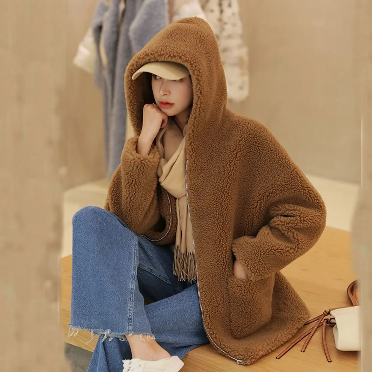 2022 Autumn Winter Sheep Shearling Jacket Ladies Warm Real Fur Coat Women Natural Fur Hooded Genuine Fur Outwear Female Clothes