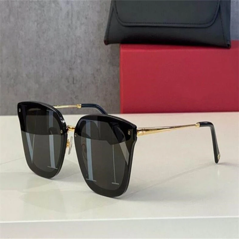 

2022 High quality new men's and women's classic sunglasses outdoor travel driving anti-radiation anti-glare glasses