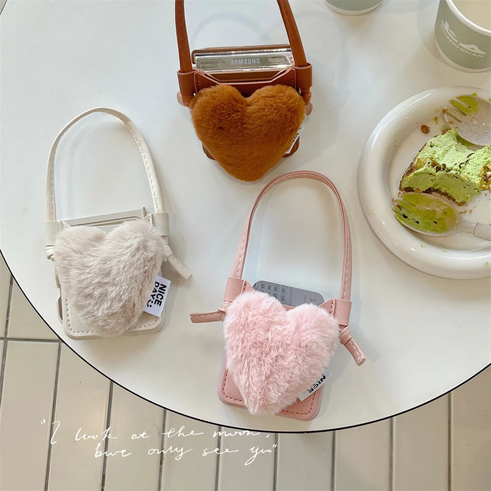 Симпатичный плюшевый чехол для телефона с сердечком и ремешком на руку Samsung Galaxy Z