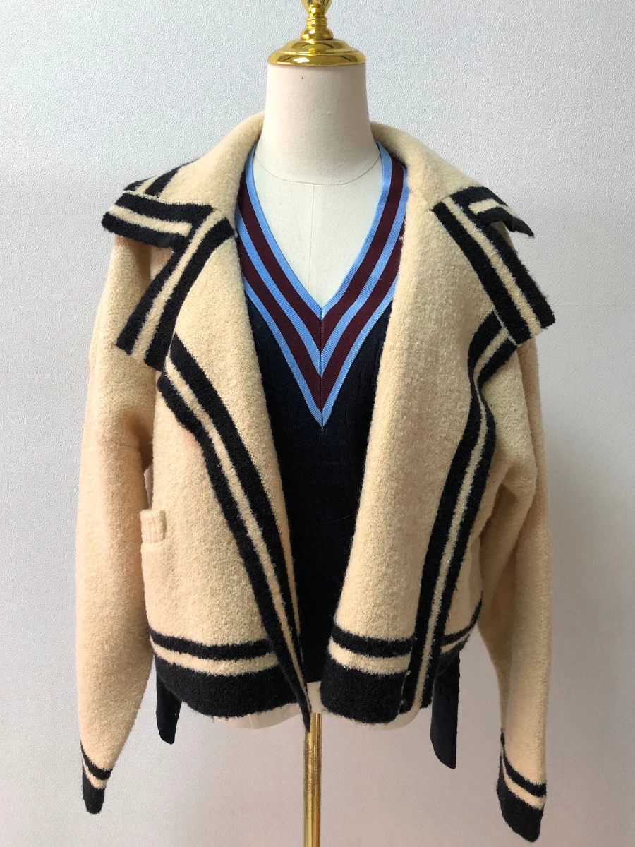 

Женский вязаный свитер с V-образным вырезом, в полоску