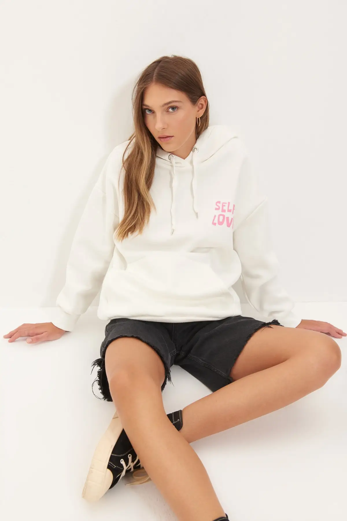 

Trendyol Backpack Printed Knitted Sweatshirt TWOAW22SW0687