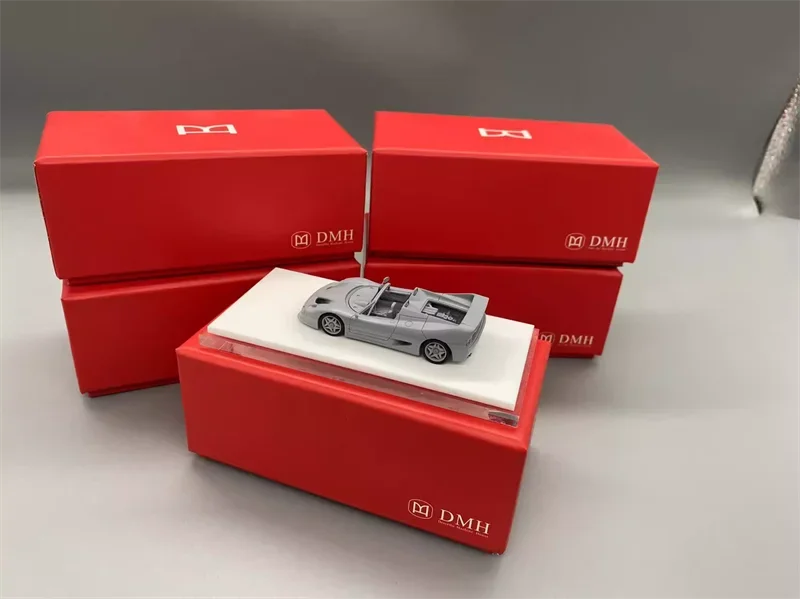 Модель автомобиля из смолы DMH 1:64 F50 Aperta Limited299