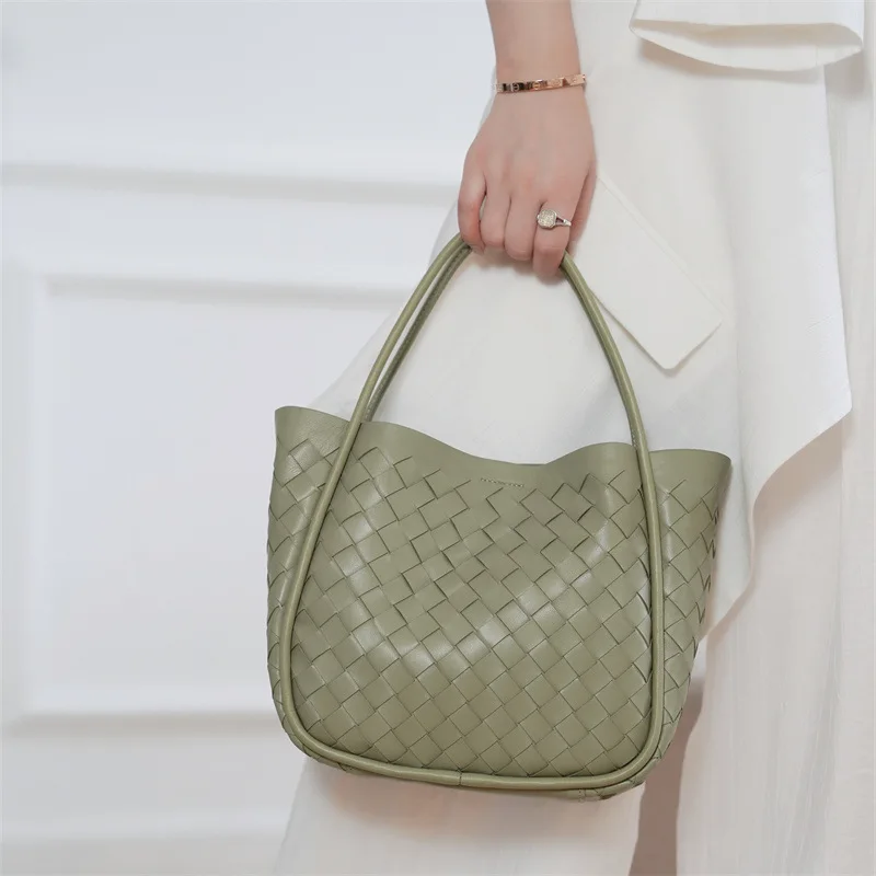 2023 new soft sheepskin hand-woven handbag shoulder crossbody bag fashion leather women's bag