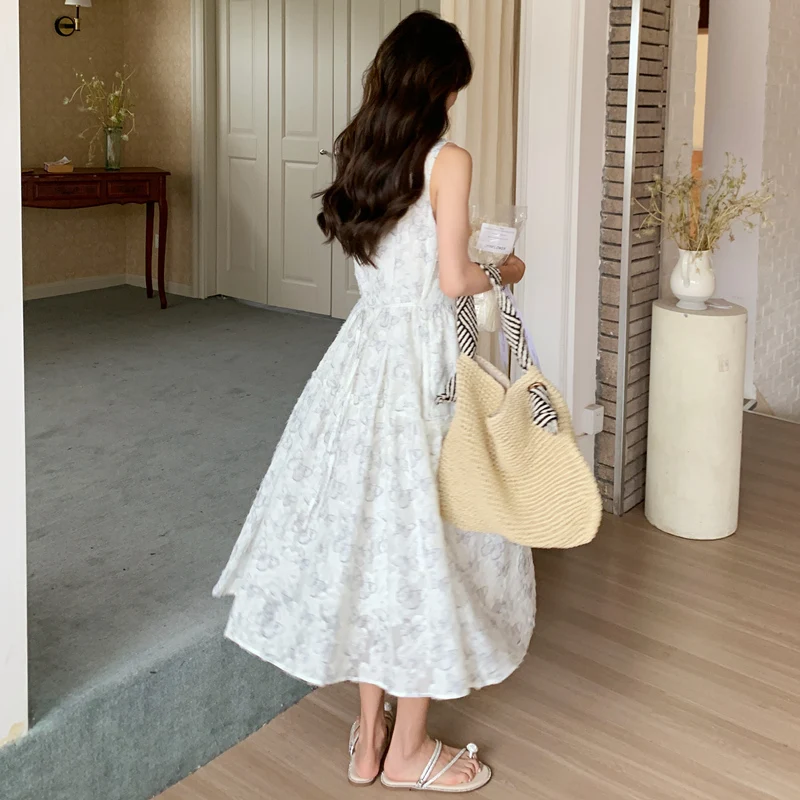 Женское длинное платье с вышивкой и кружевом без рукавов