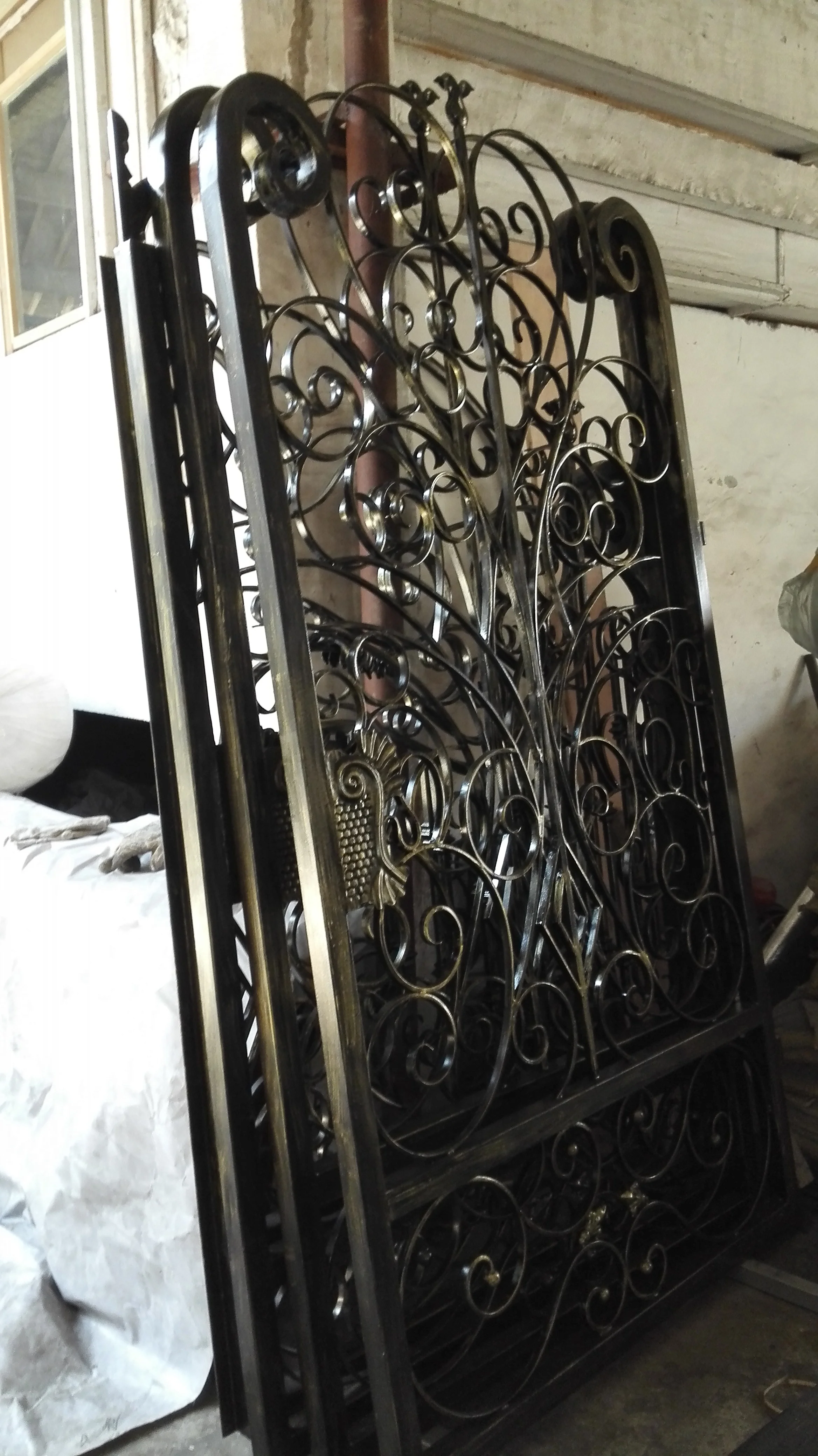

12Ft Driveway Wrought Iron Gate Door For Villa Courtyard Design