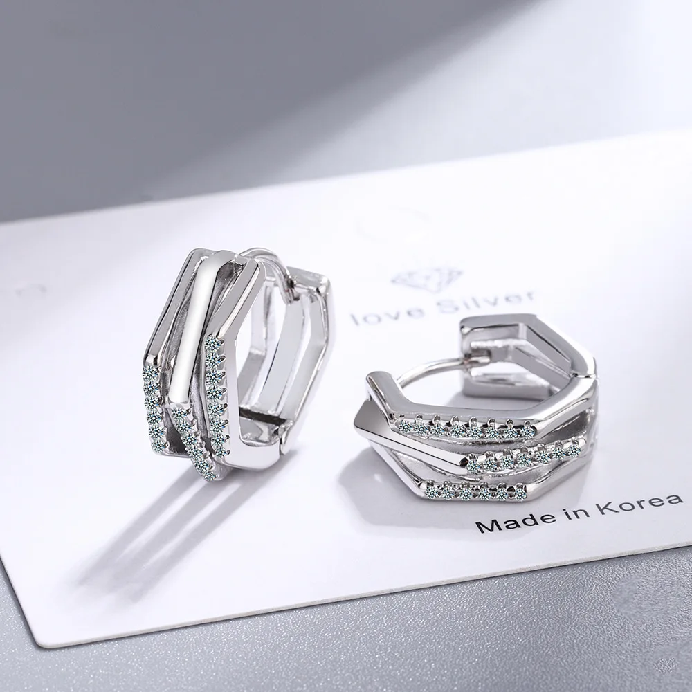 

Женские серьги-кольца из серебра 925 пробы, с фианитом