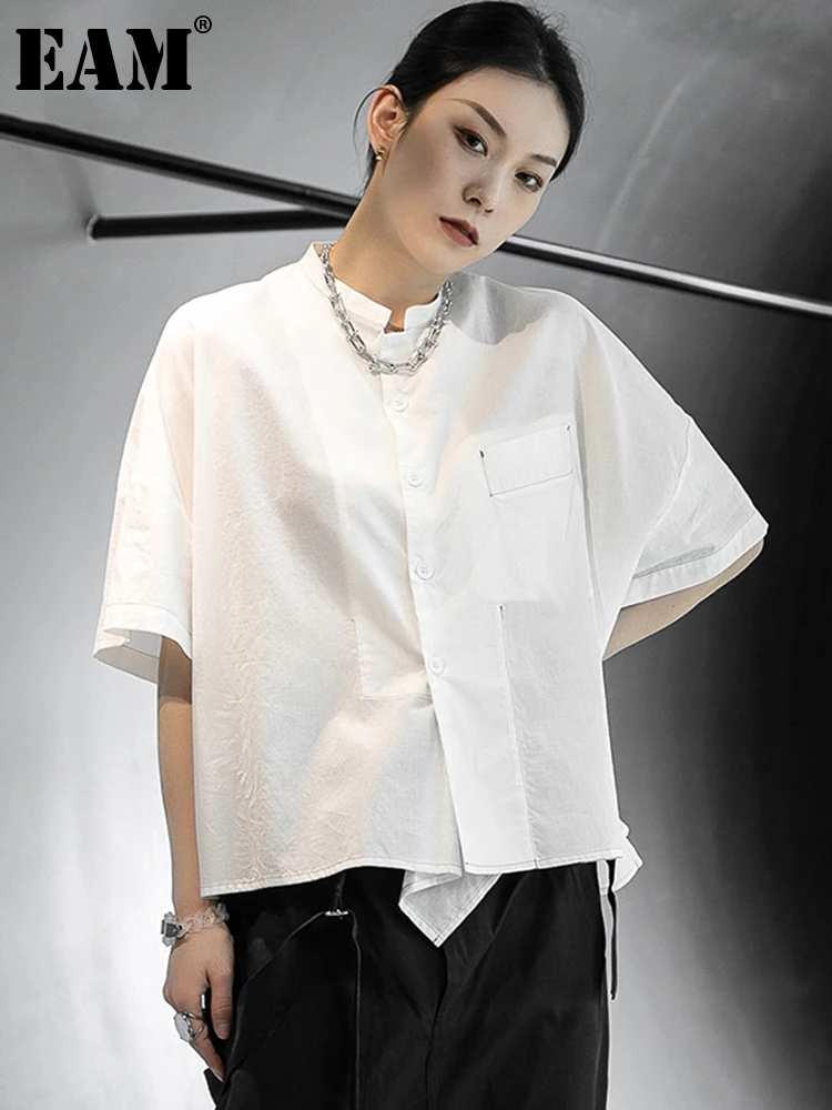 

[EAM] Women White Big Size Irregular Blouse New Stand Collar Half Sleeve Loose Fit Shirt Fashion Tide Spring Summer 2022 1DD7730