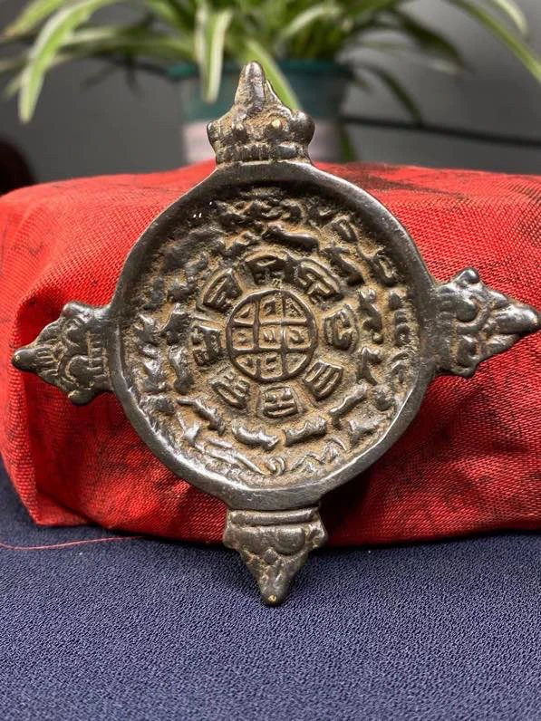 

Тибетский орнамент из Лимы, Бронзовый кулон ручной работы с резным рок, Золотая Крылатая птица, Знак зодиака, девять дворцов и восемь тригра...