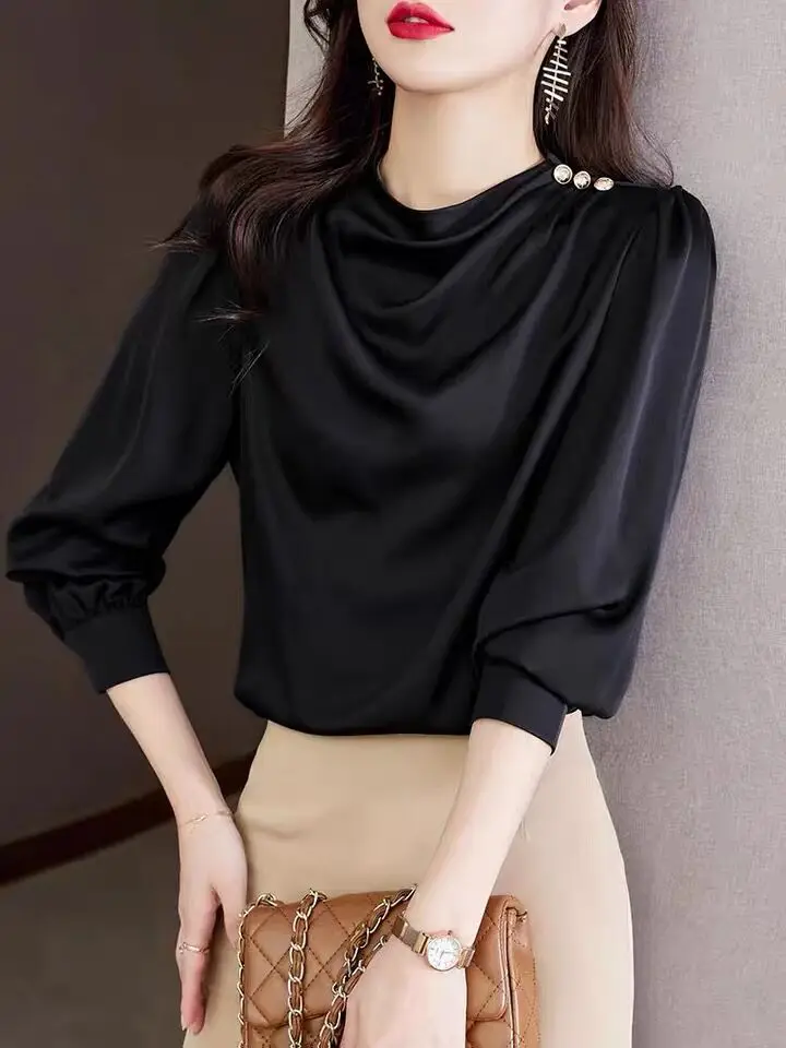 Блузка женская однотонная атласная с длинным рукавом и круглым вырезом |