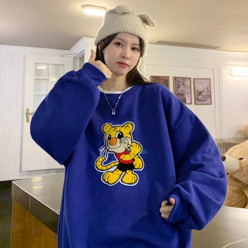 

A Women's sweater autumn and winter Plush thickened 2021 new top