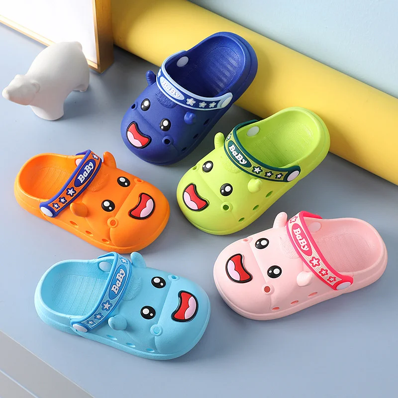 

Летние Детские садовые сабо, обувь для мальчиков и девочек, пляжные сандалии, детские легкие дышащие Симпатичные Мультяшные слипоны Baotou, де...