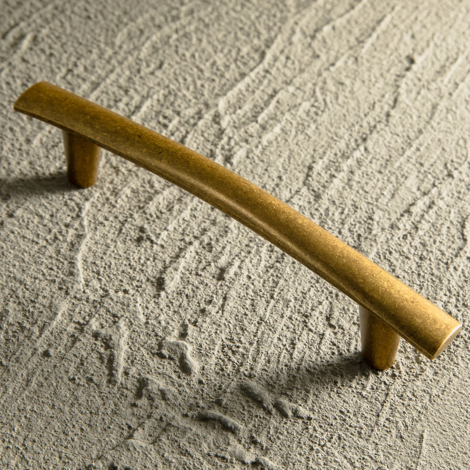 Винтажная ручка в форме арки бронзовая мебель старинном стиле