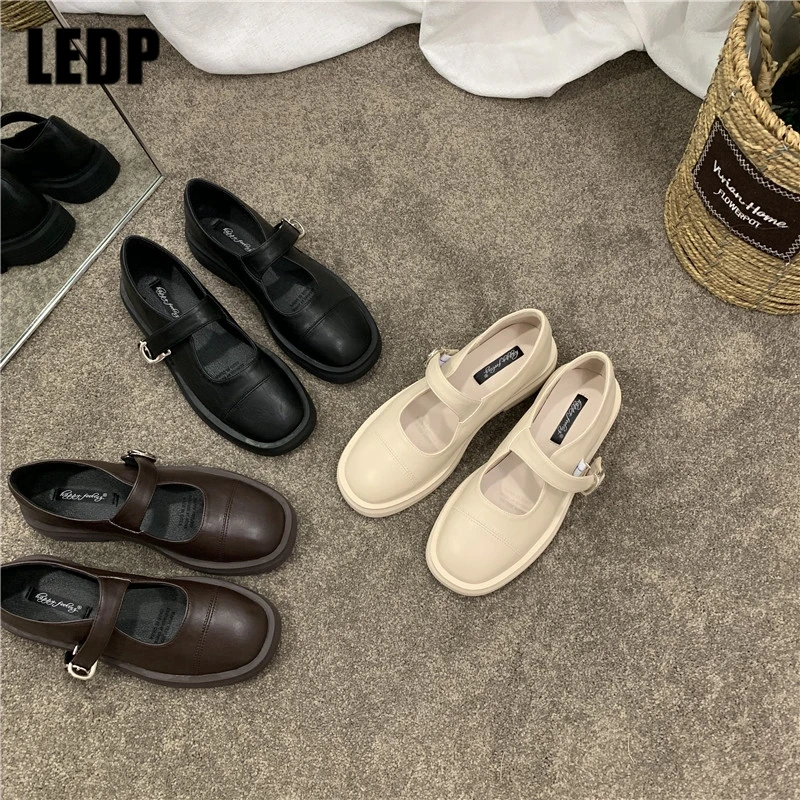 

Vintage Mary Janes Ladies Classic Women Flats Shallow Buckle Strap 2023 New Autumn Winter Designer Female Single Shoes Solid JK