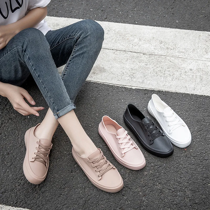 

2023 New Pvc Simple Solid Color Women Light Mouth Rain Shoes Fashion Four Seasons LACES Rain Shoes