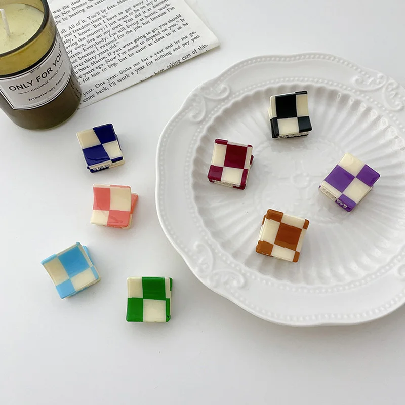 

Hot Ins Checkered Hair Claw Clip Acrylic Acetate Black White Colorful Mosaic Grid Plaid Hair Clips Clamp Grab Women Accessories
