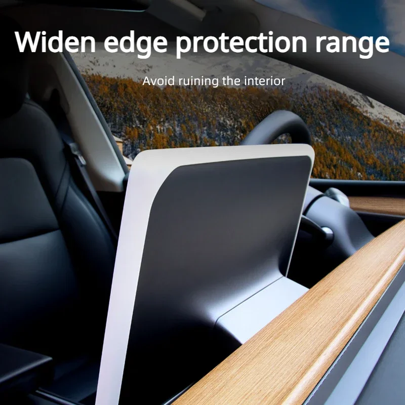 Рисунок 4 - Новая модель 3 + защитная рамка для экрана Tesla