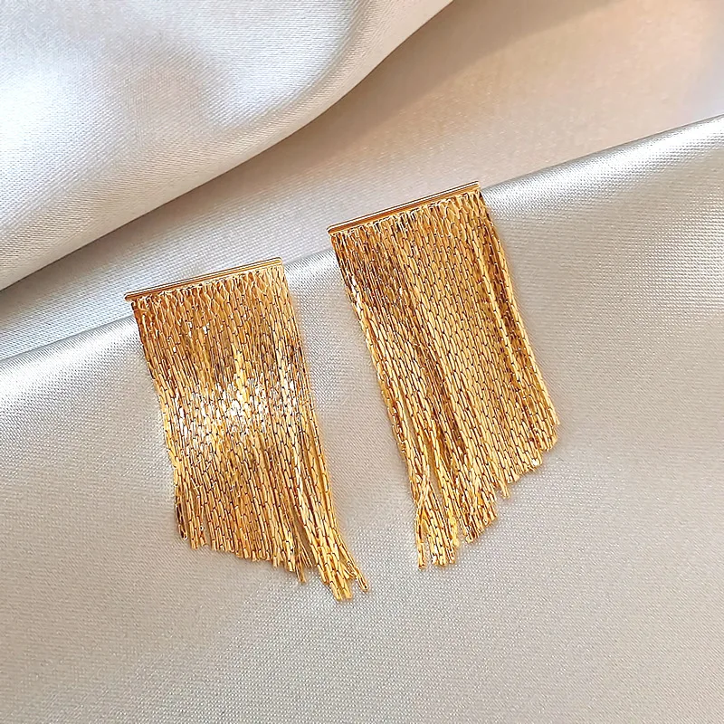 

European and American Heavy Industry Geometric Metal Tassel Earrings 2023 Women‘s Exaggerated Temperament Jewelry Accessories