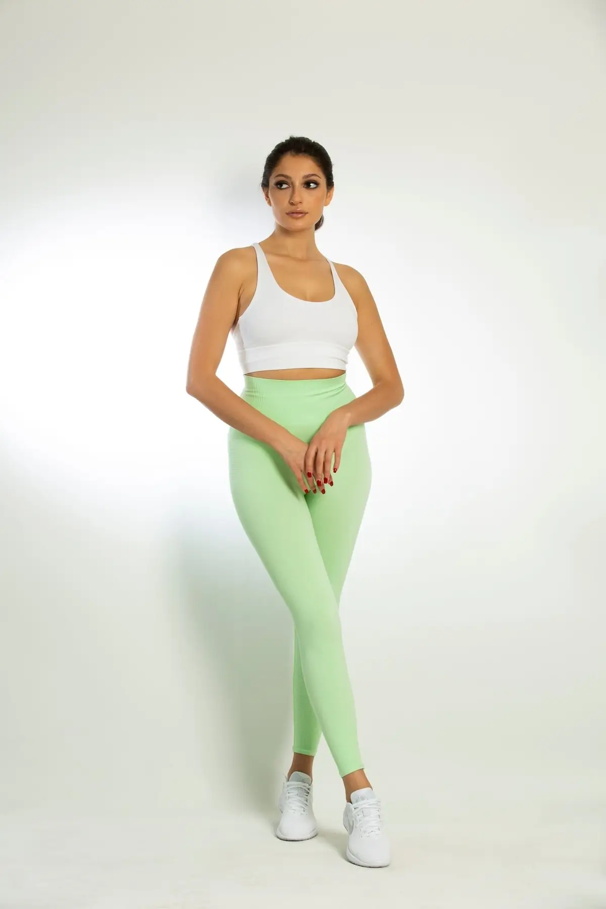 Stretch c. Ретро одежда для женщин 90 салатовые легинсы. С чем носить зеленые леггинсы. Stretch r.