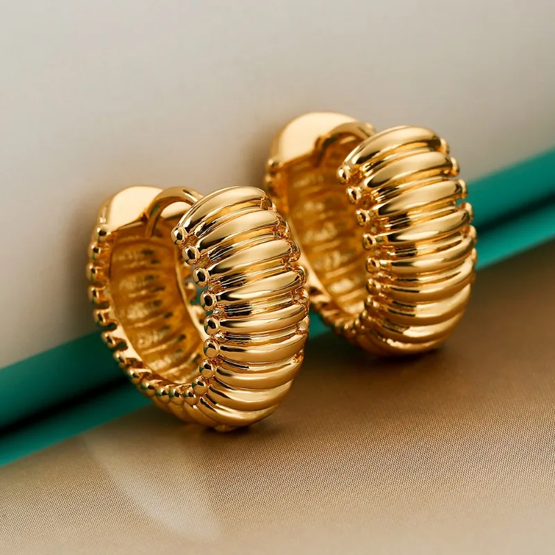 

Fashion Jewelry Vintage Temperament Metal Earrings For Women Party Gifts European and American Design Ear Accessories Hot Sale