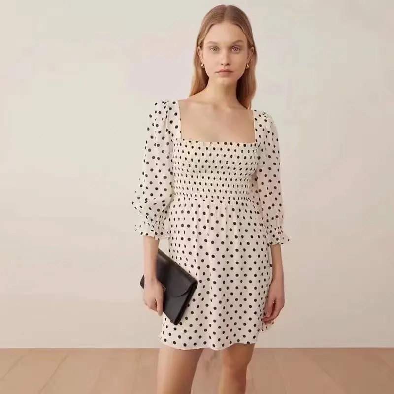 

Летом новые женские плиссированные юбки в горошек облегают, а спина Завязывается с юбкой с укороченным рукавом.