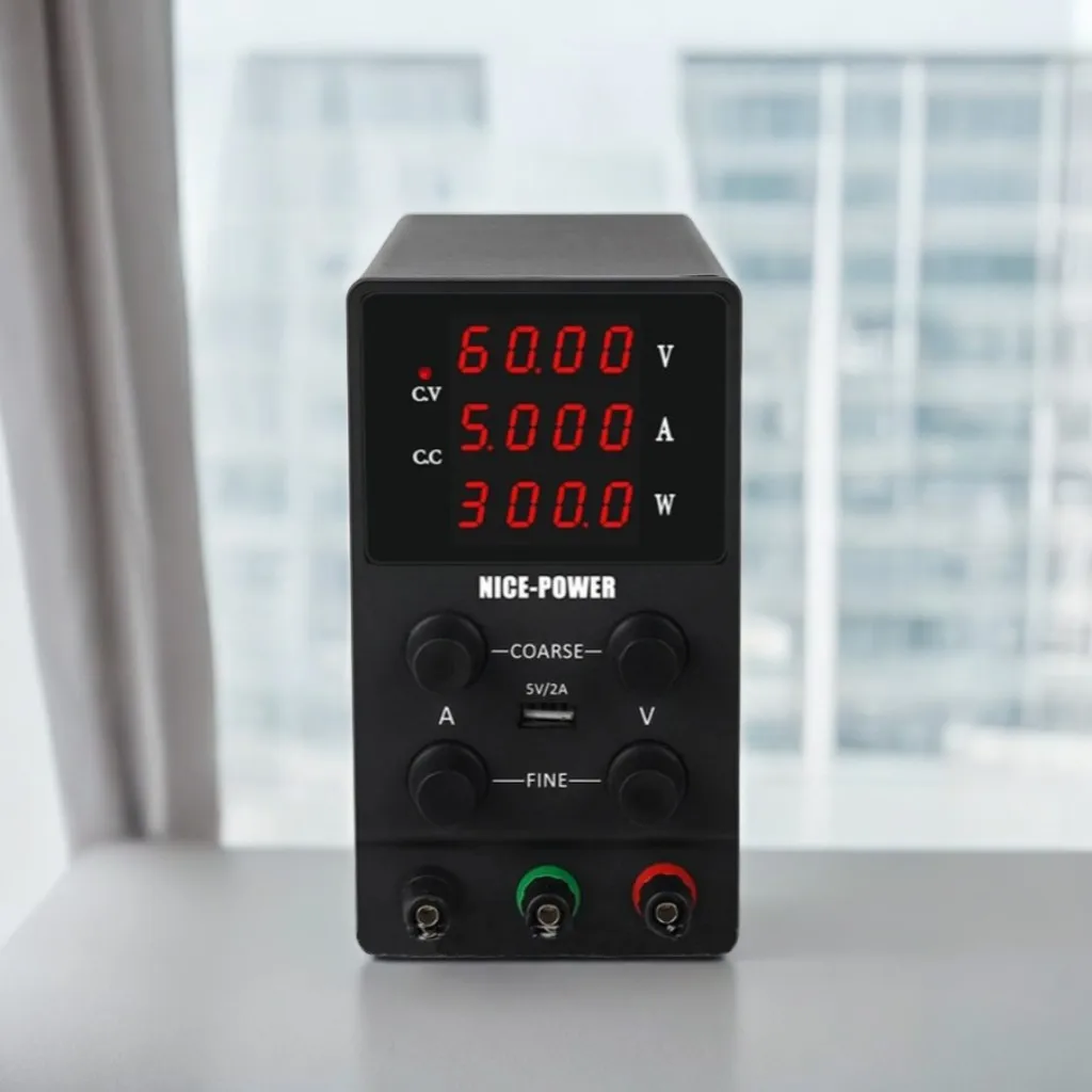 SPS605 Регулируемый источник питания постоянного тока с четырехбитным дисплеем 60V5A