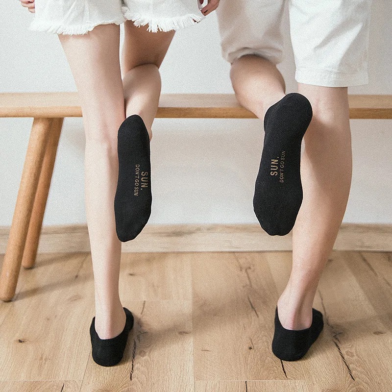 7pairs new 2018 week English 22cm embroidery cotton socks lady stealth comfortable high quality boat socks spring and summer