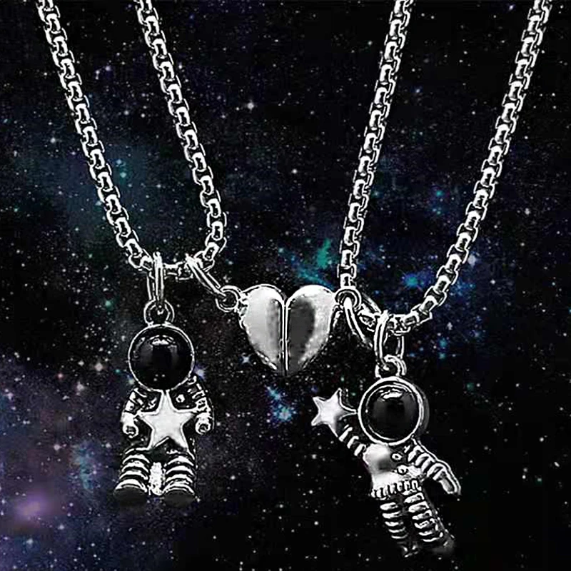 

Couple Magnetic Heart Attracted Astronaut Pendant Necklaces Unisex Lovers Spaceman Stainless Steel Chain Friendship Jewelry Gift