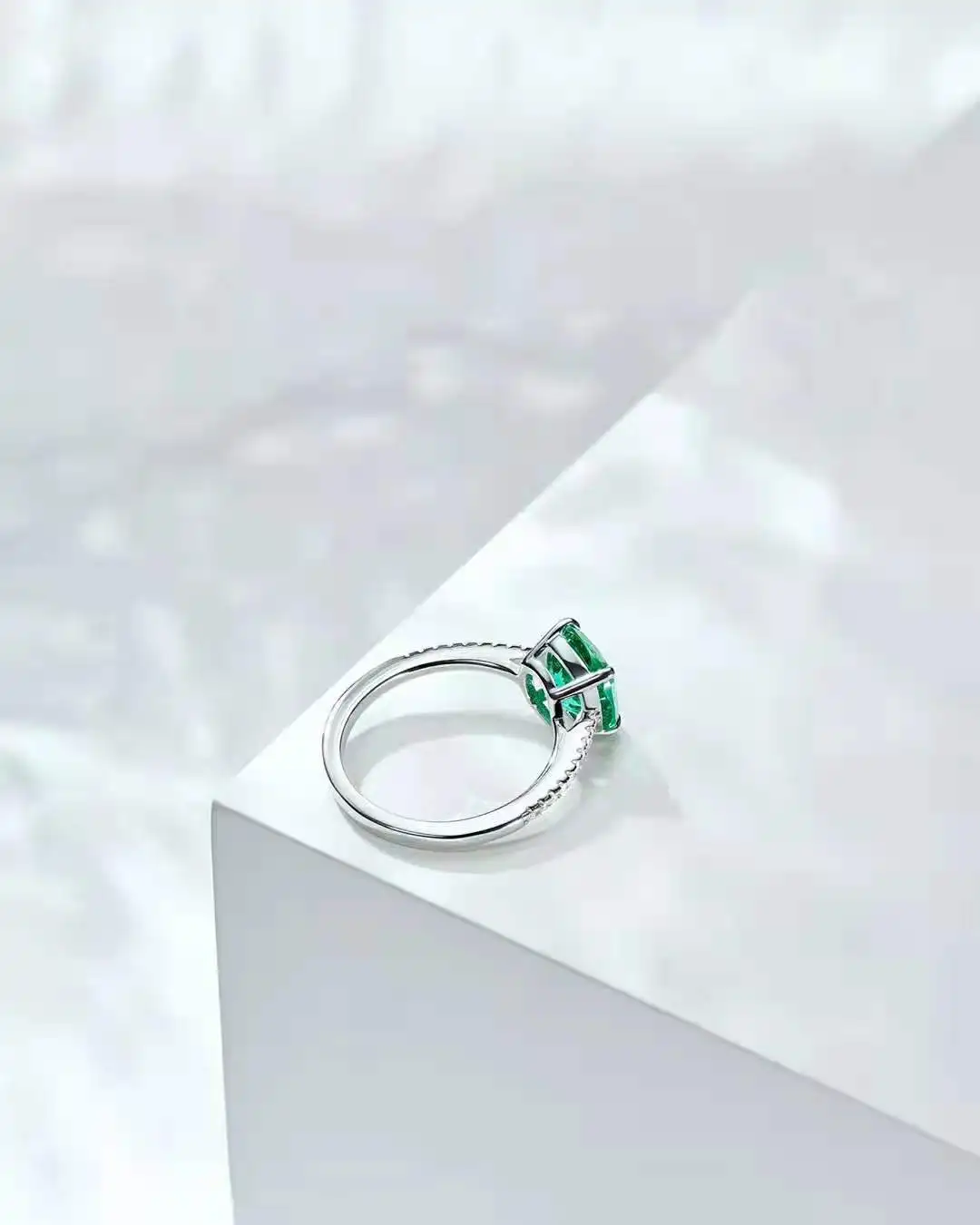 Luxury Elegant Artificial Grandmother Emerald 925 Sterling Silver Ring Fashion Versatile Winter Shining Jewelry