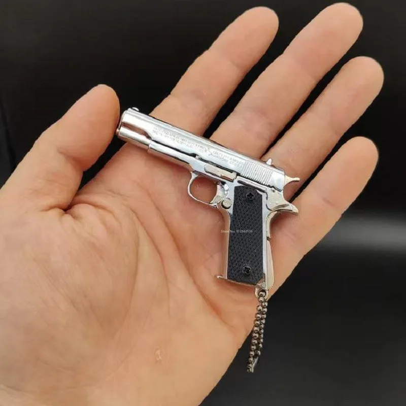 

New Arrivals 1:3 Colt 1911 Beretta 92F Glock 17 Desert Eagle Metal Pistol Gun Keychain Miniature Model Craft Pendant Toy Gifts