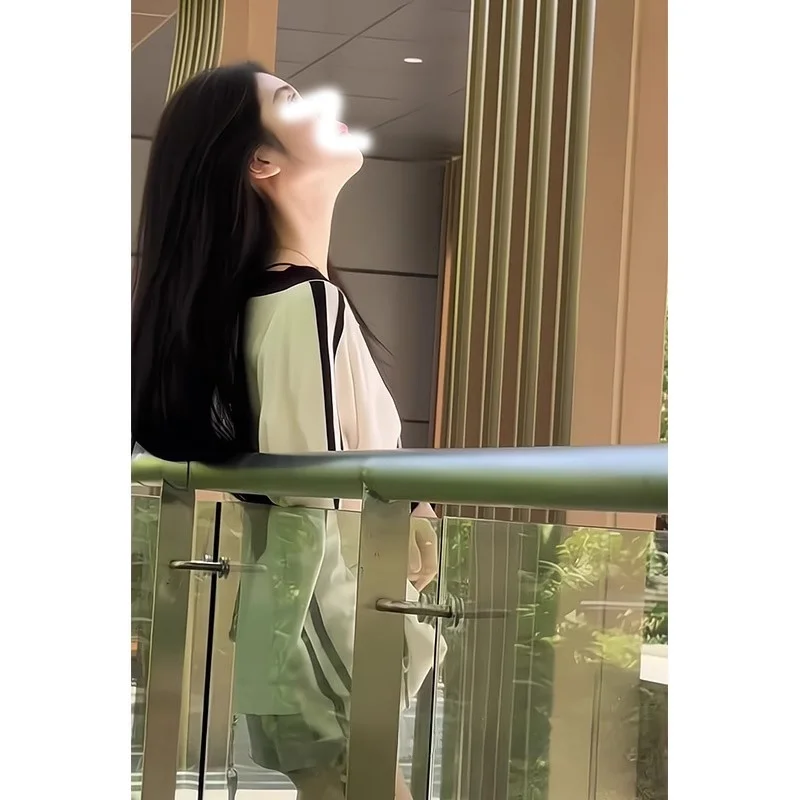 White V-neck Long sleeve Knit Women Autumn Loose Idle Sle Design Sense Korean Series Temperament Pullover Top