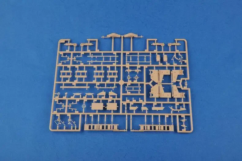 Hobbyboss 1/35 83858 французский тяжелый танк Saint-Chamond комплект модели начальника для
